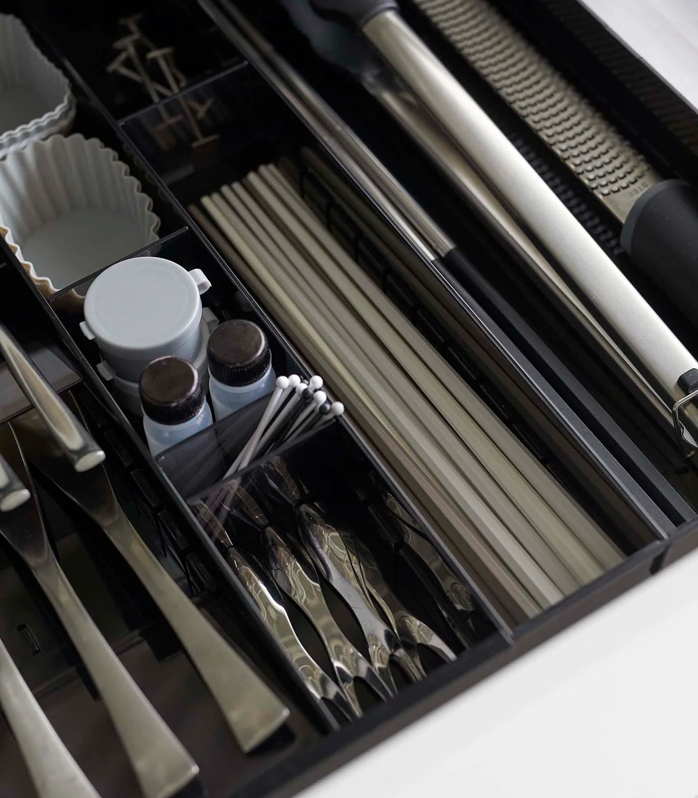 Expandable Cutlery Organizer - Large - Image 10