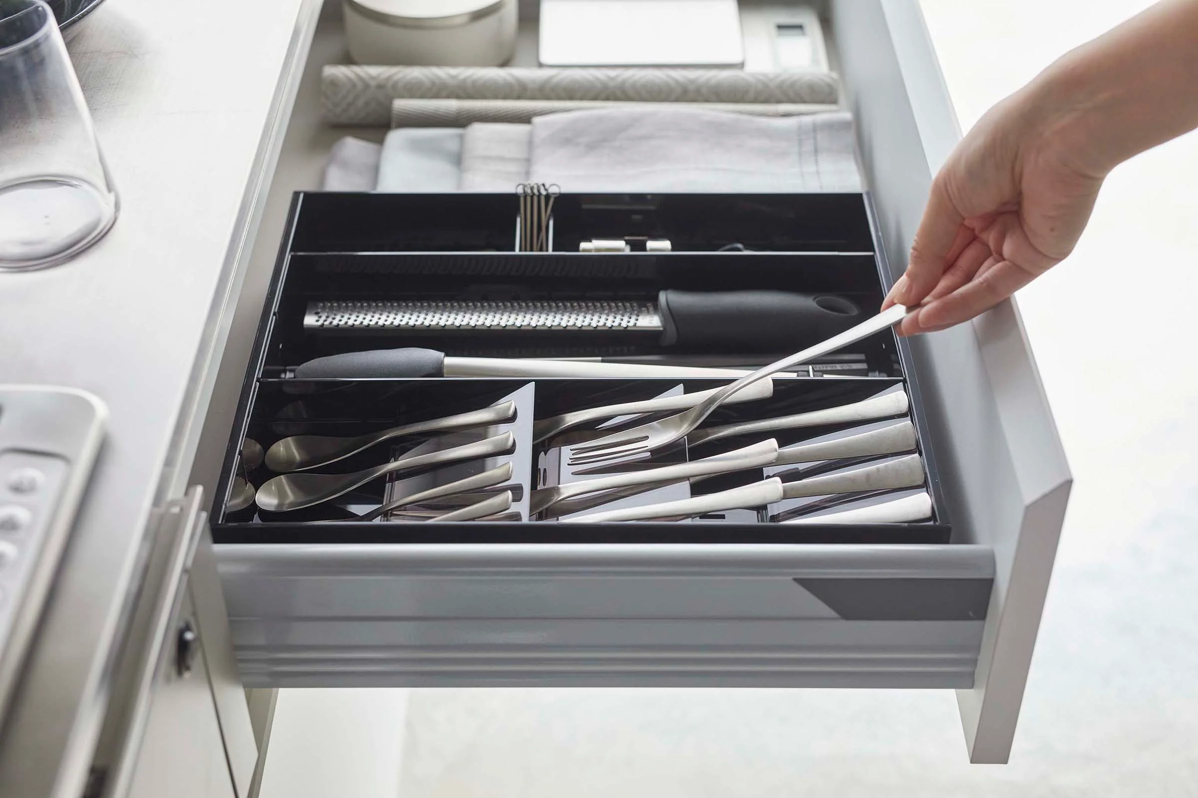 Expandable Cutlery Organizer - Large - Image 9