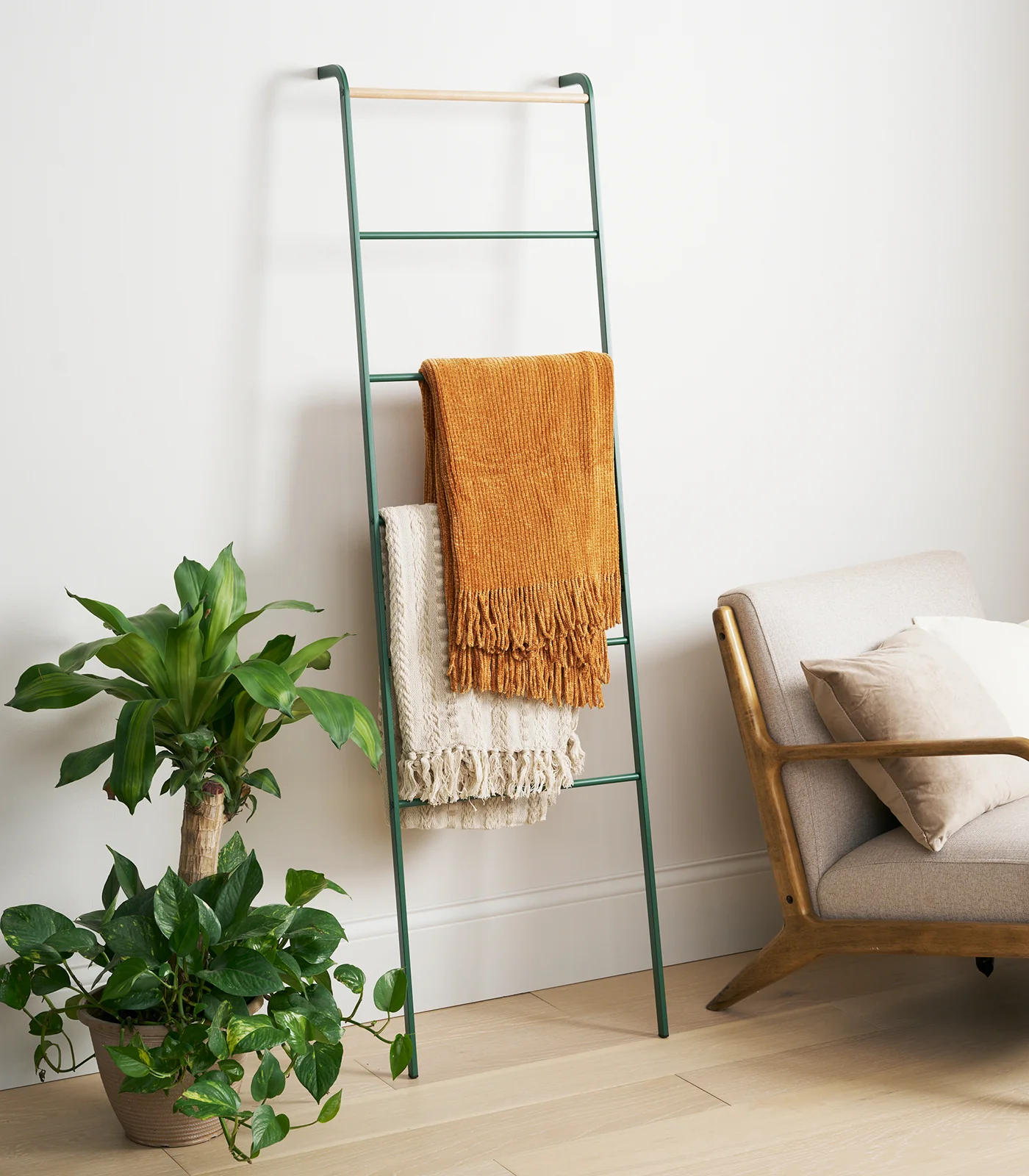 Leaning Storage Ladder (63" H)  - Steel - Image 10