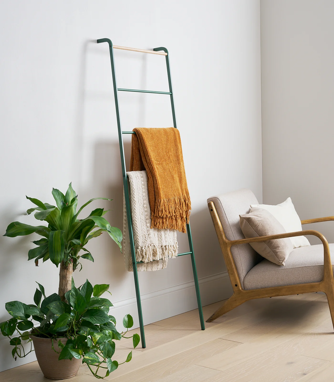 Leaning Storage Ladder (63" H)  - Steel - Image 12