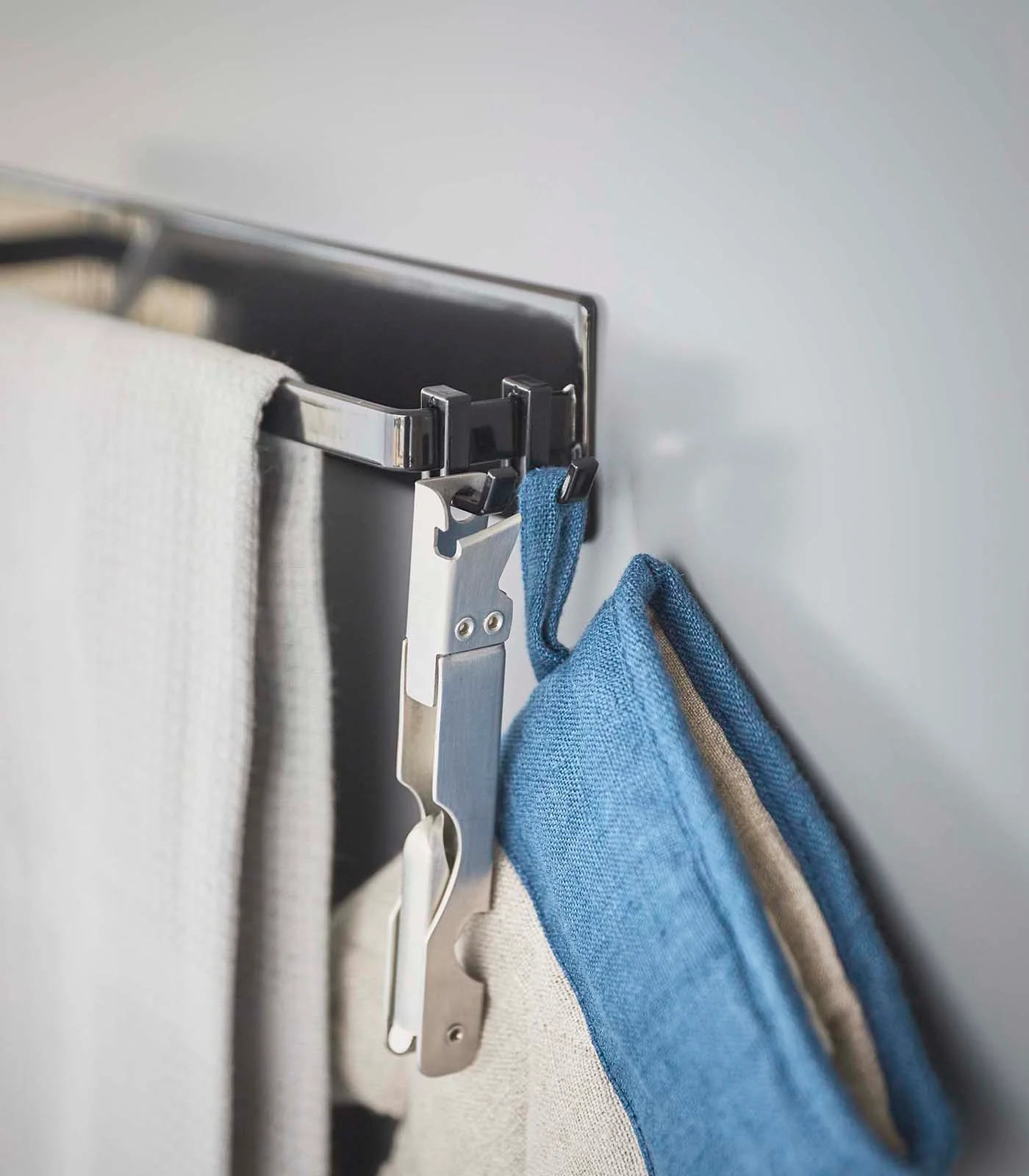 Magnetic Kitchen Towel Hanger - Steel - Image 12