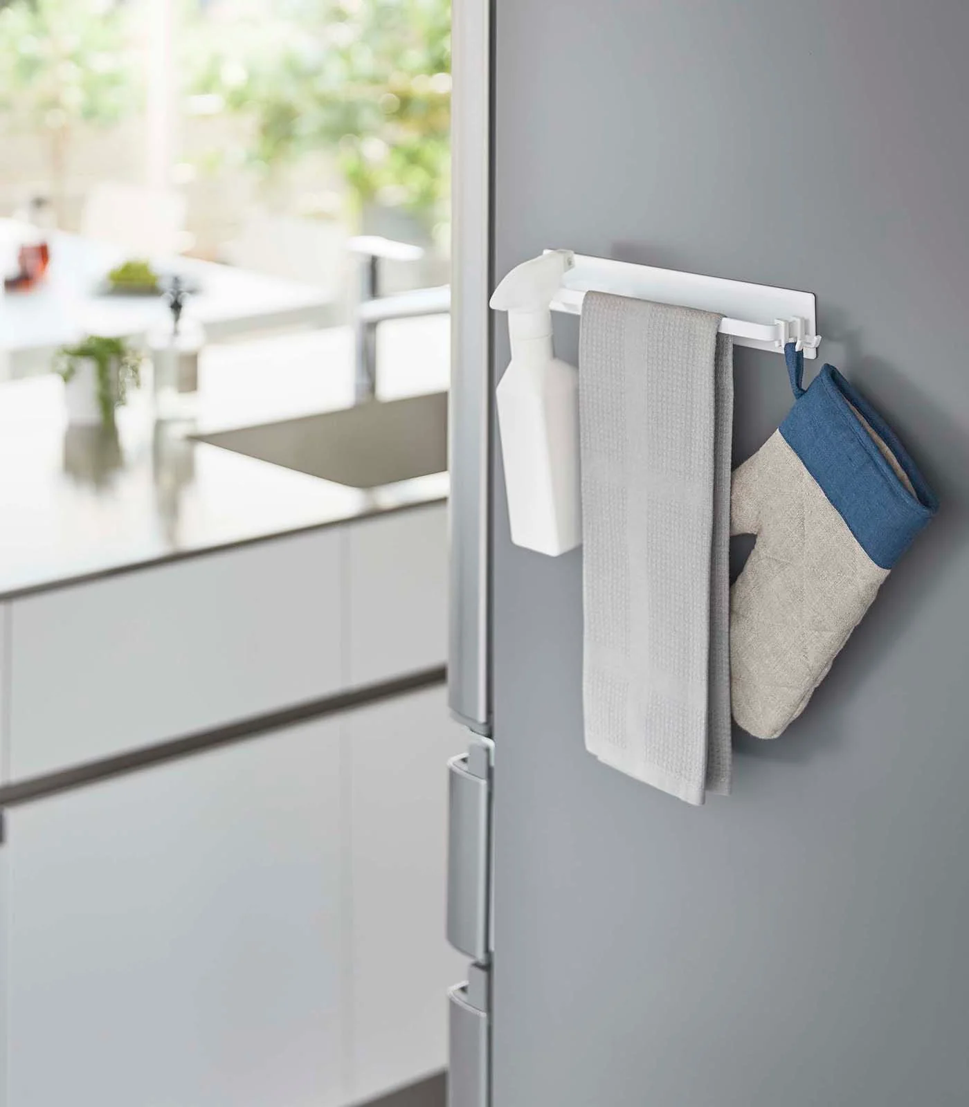 Magnetic Kitchen Towel Hanger - Steel - Image 3