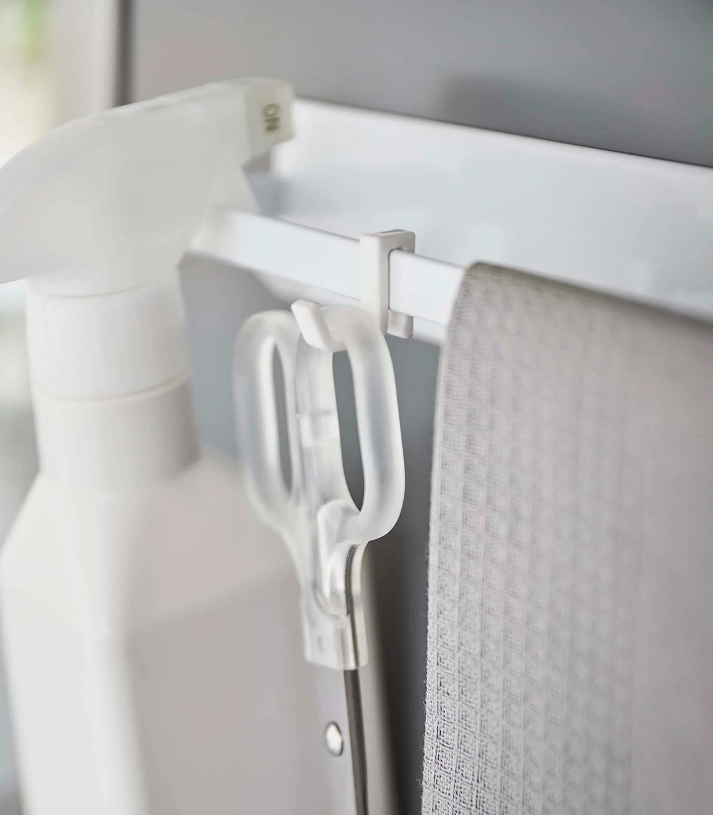 Magnetic Kitchen Towel Hanger - Steel - Image 6