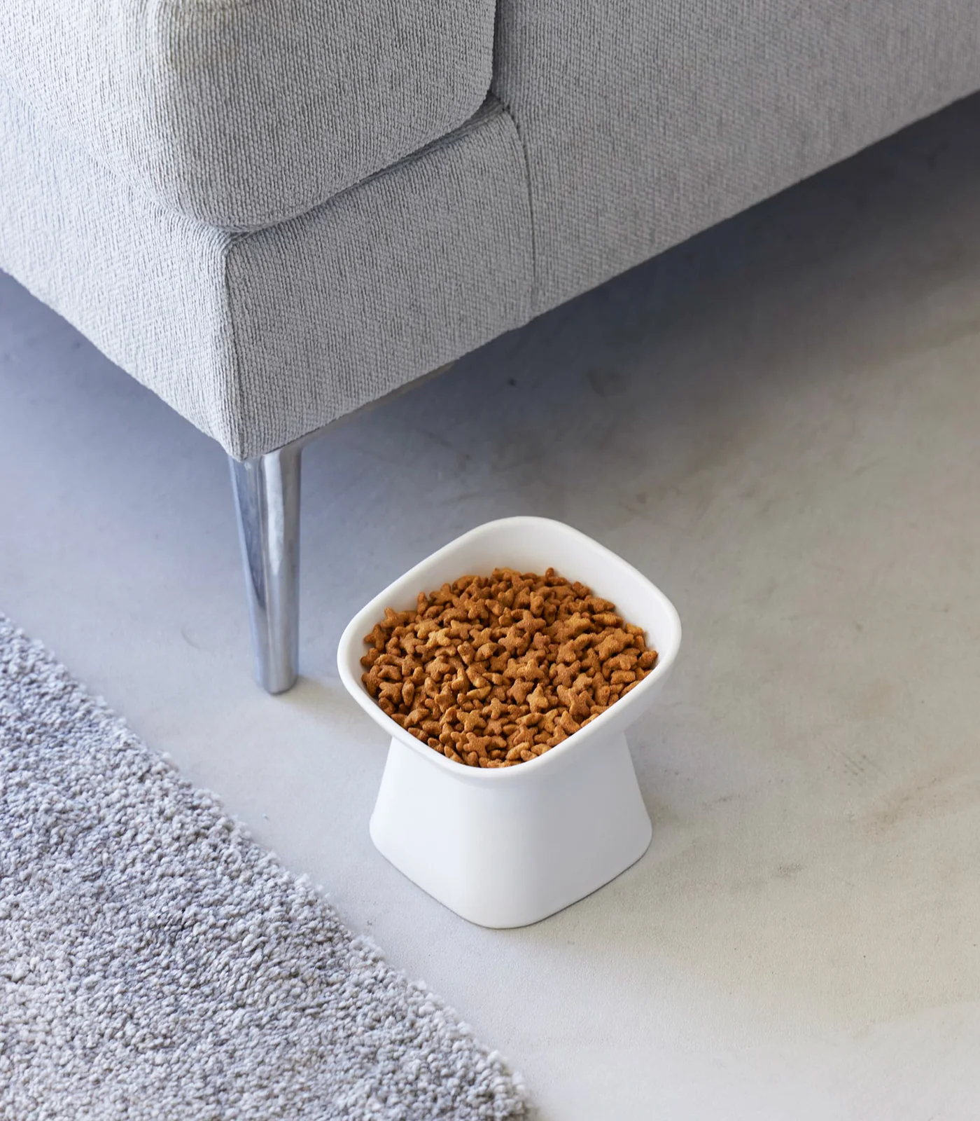 Tilted Pet Food Bowl - Image 4